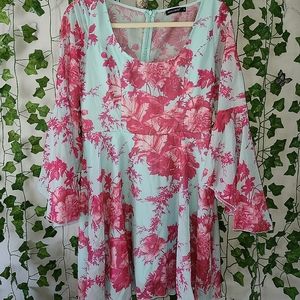 Beautiful flowy dress